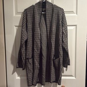 Women’s long cardigan, Mac studio, large.